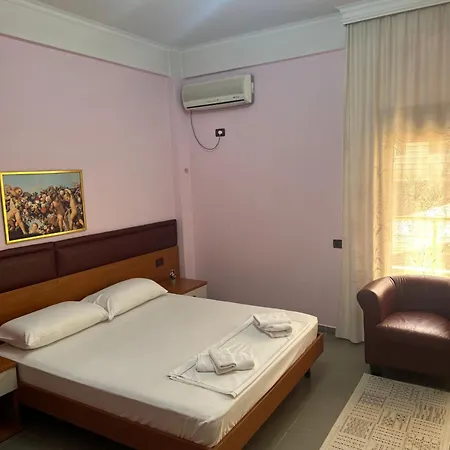 Hotel Edland 3*