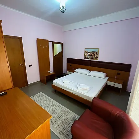 Hotel Edland 3*